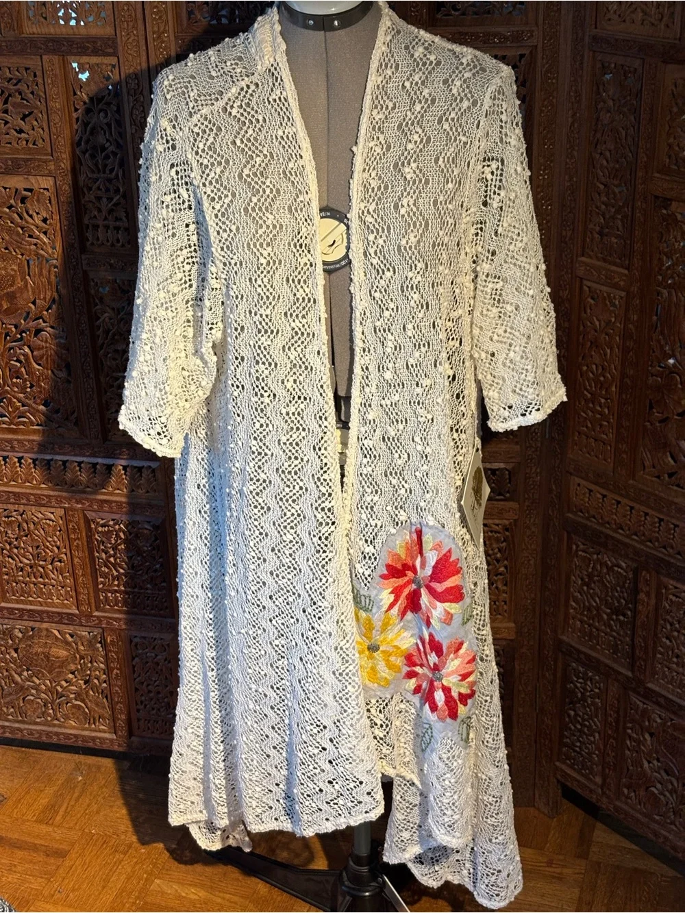 NWT Women’s Cream Mesh Duster with Floral Embroidery